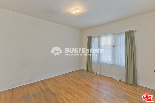 5817 VIRGINIA AVE LOS ANGELES, Ca. 90038 Hollywood에 위치한 수익형 매물 Sell 매물번호 10067 사진 7
