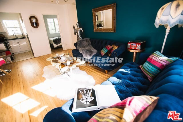 1328 S COCHRAN AVE LOS ANGELES CA 90019 8 units으로 개발 가능성이 있는 수익형 매물 Sell 매물번호 10069 사진 3