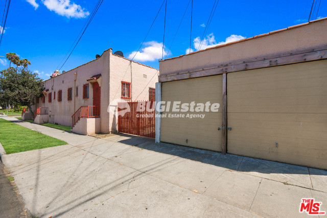 7001 ARLINGTON AVE LOS ANGELES CA 90043 LA City에 위치한 4 Unit 수익형 매물 Sell 매물번호 10070 사진 3