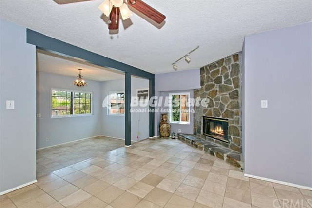 1445 Lemoyne ST LOS ANGELES, Ca. 90026 2개의 별도 주택과 태양열 패널이 있는 수익형 매물 Sell 매물번호 10073 사진 5