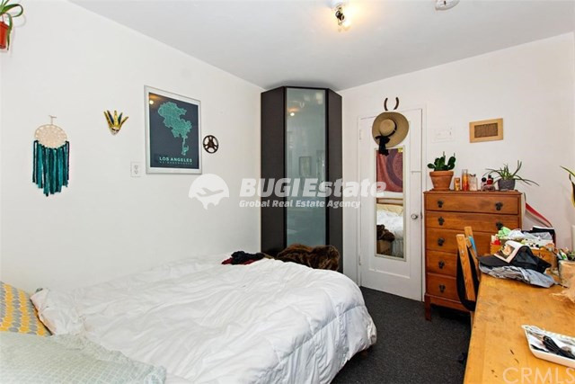 1445 Lemoyne ST LOS ANGELES, Ca. 90026 2개의 별도 주택과 태양열 패널이 있는 수익형 매물 Sell 매물번호 10073 사진 9