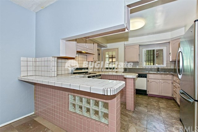 1445 Lemoyne ST LOS ANGELES, Ca. 90026 2개의 별도 주택과 태양열 패널이 있는 수익형 매물 Sell 매물번호 10073 사진 10